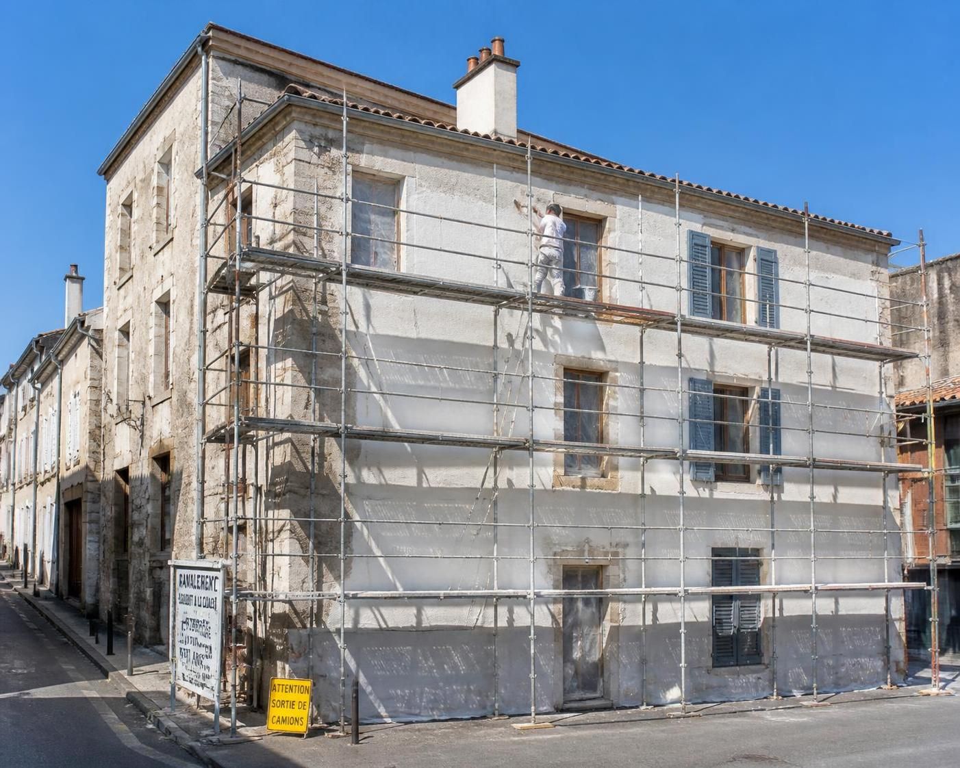 découvrez les éléments essentiels du ravalement de façade pour protéger et valoriser votre maison. conseils pratiques et astuces pour un entretien réussi.