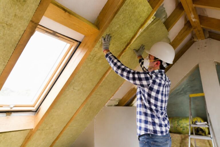 découvrez comment isoler efficacement vos combles pour améliorer votre confort thermique et réduire vos factures d'énergie grâce à nos conseils pratiques.